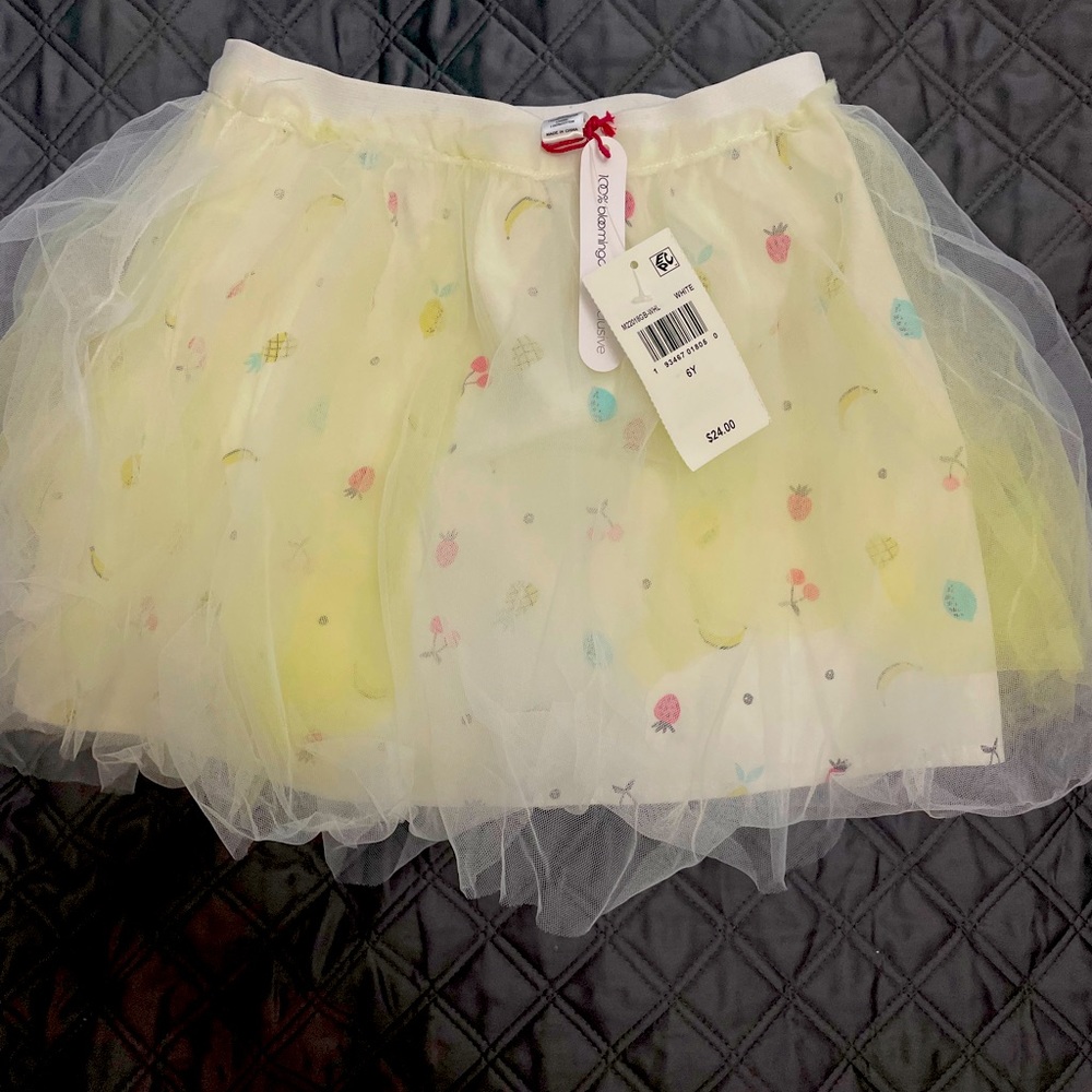 NWT Bloomingdales adorable girls skirt.